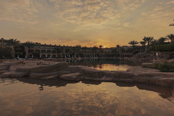 Pool Hotel