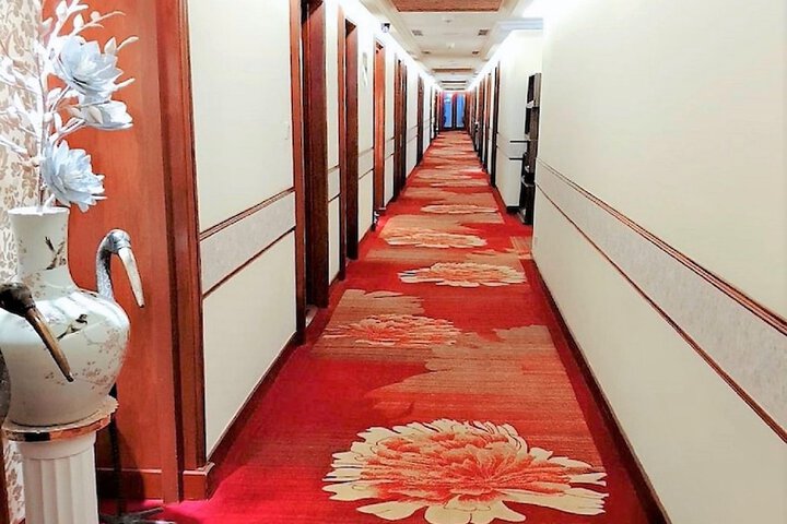 Ballroom/Hall 71 of 81