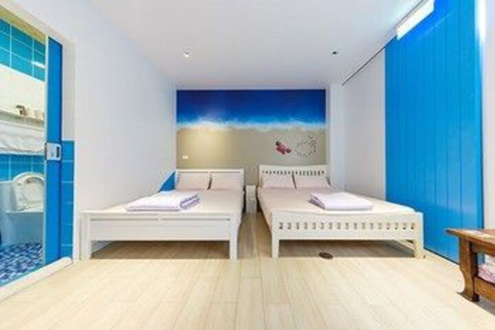Room 14 of 28