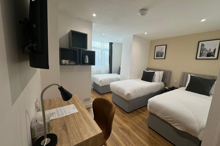 Room 35 of 80