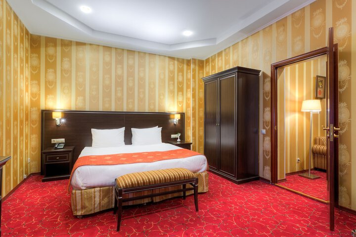Room 17 of 54