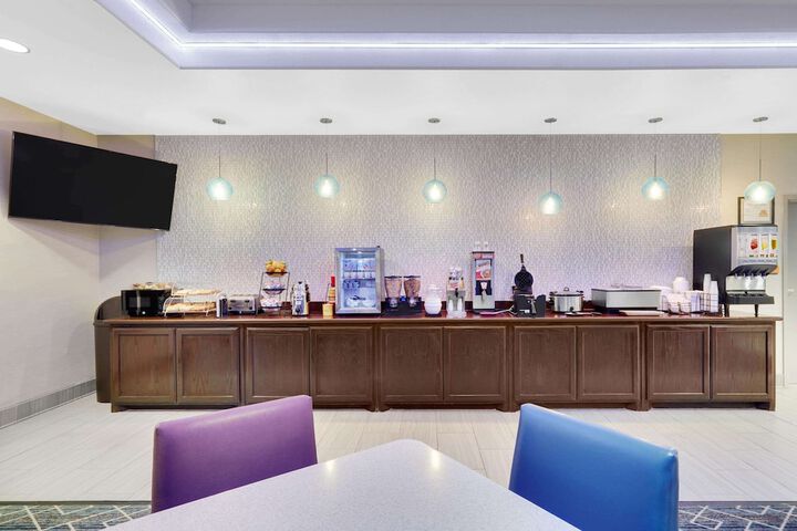 Breakfast/Coffee Service 62 of 73