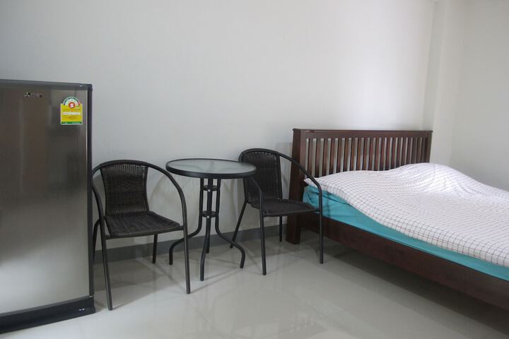 Room 8 of 33