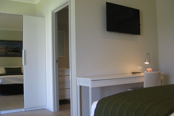 Room 3 of 25