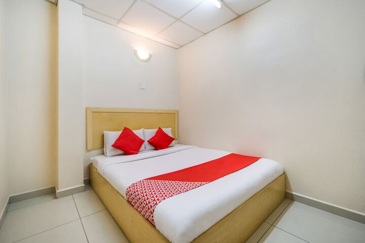 Room 19 of 34