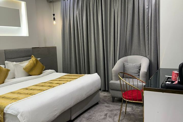 Room 26 of 43