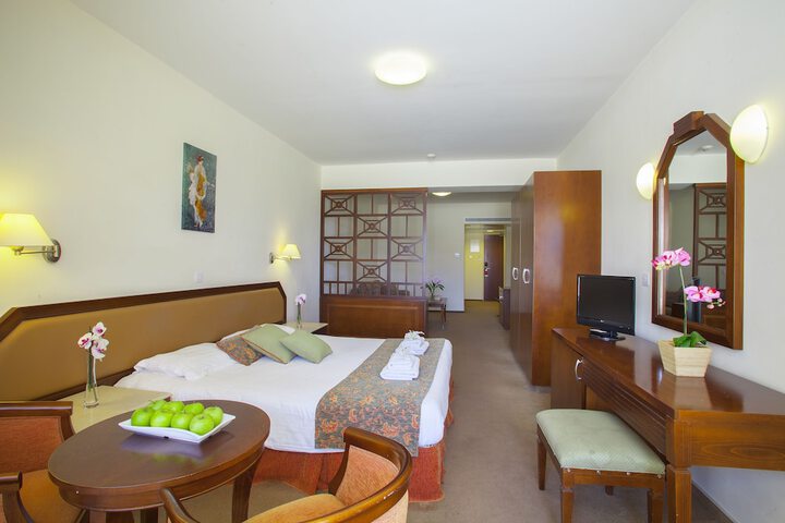 Room 11 of 55