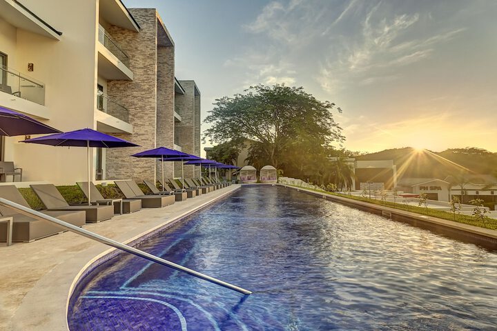 Pool 80 of 261