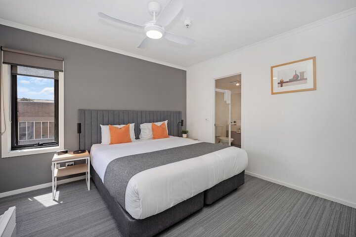 Room 12 of 34