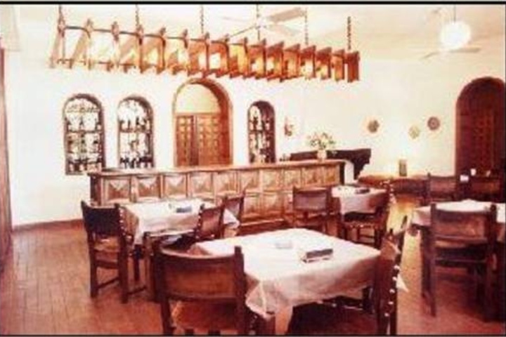 Dining 14 of 15