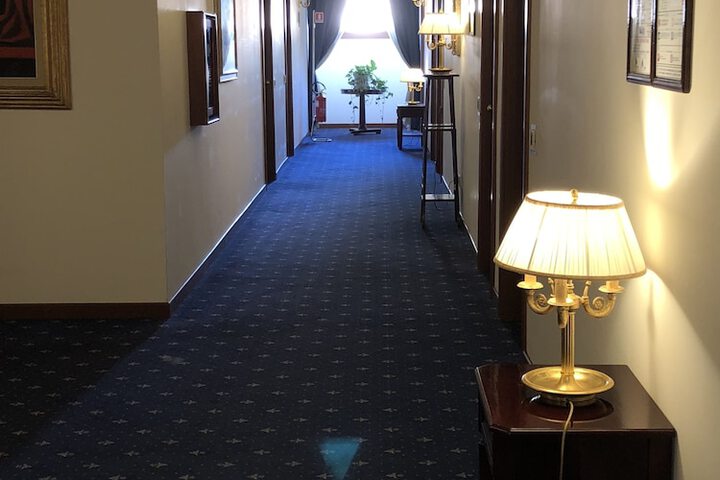 Ballroom/Hall 44 of 68
