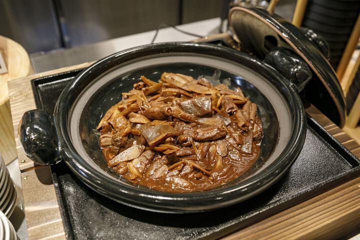 Dining 36 of 48