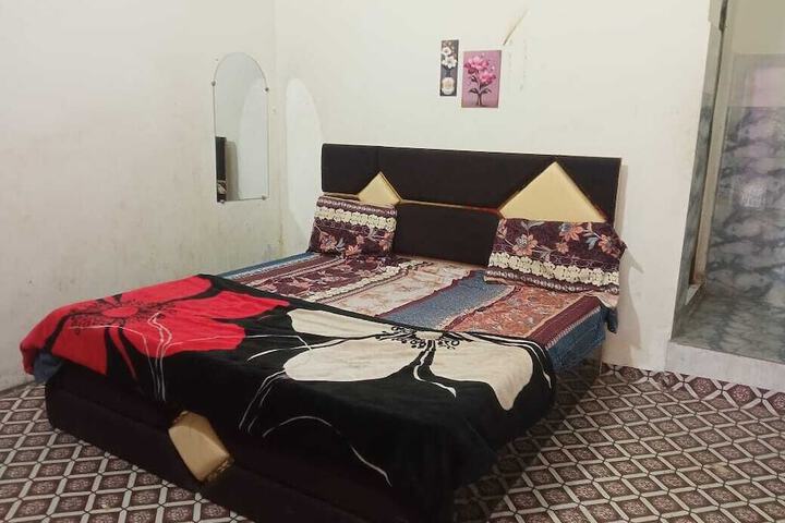 Room 8 of 26