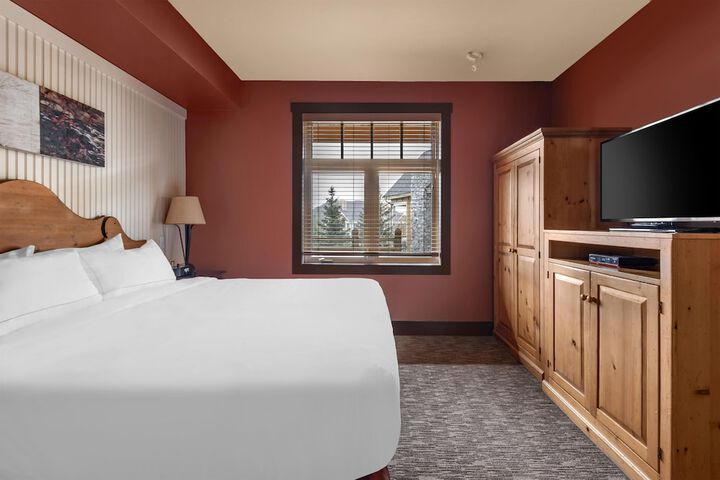 Room 21 of 102