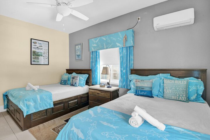 Room 10 of 34