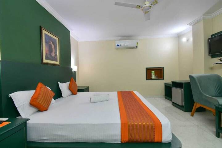 Room 21 of 37
