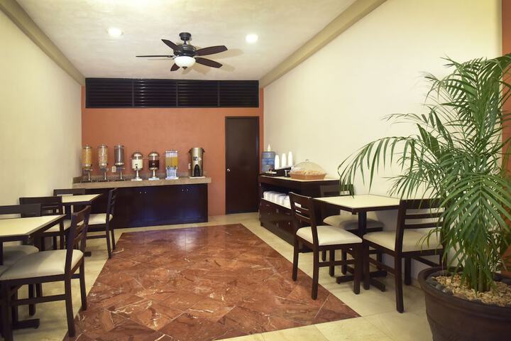 Breakfast area