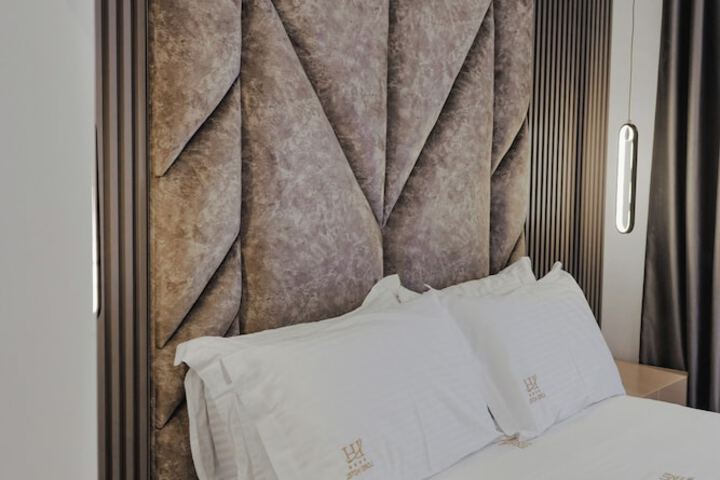 Room 13 of 95