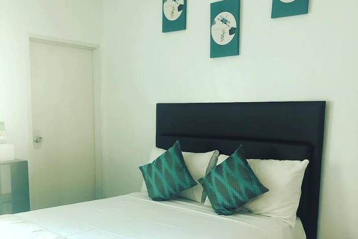 Room 4 of 15