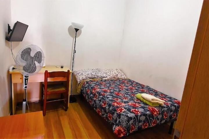 Room 6 of 49