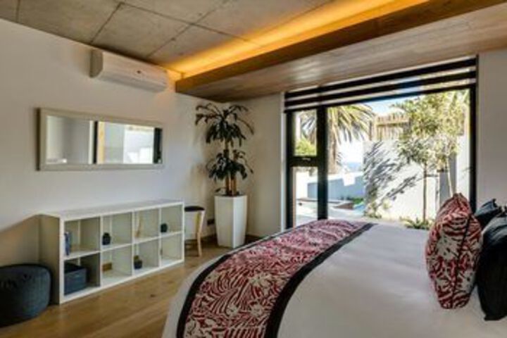 Room 8 of 28