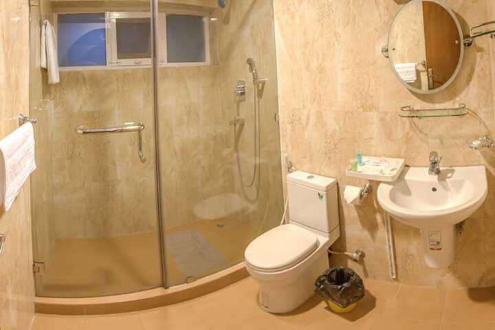 Room 10 of 16