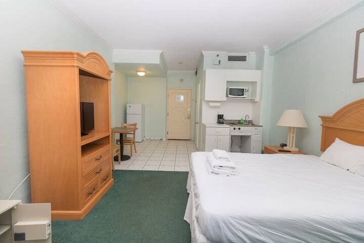Room 6 of 22