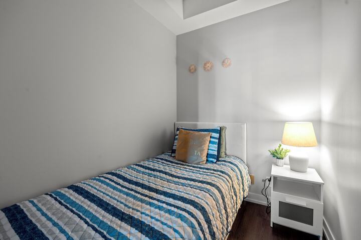 Room 49 of 242