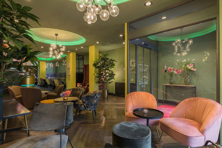 Entrance & Lobby