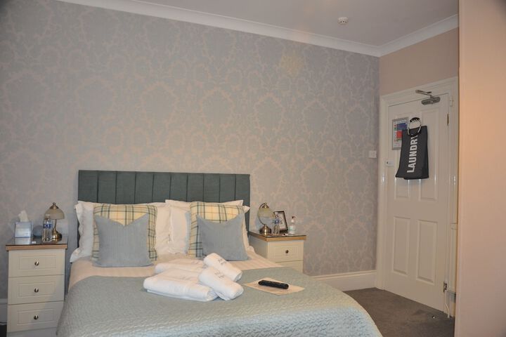 Room 32 of 84