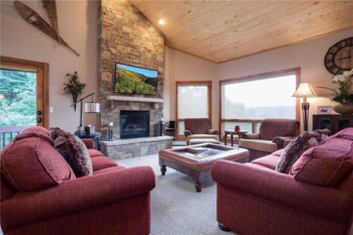 Churchill Lodge South