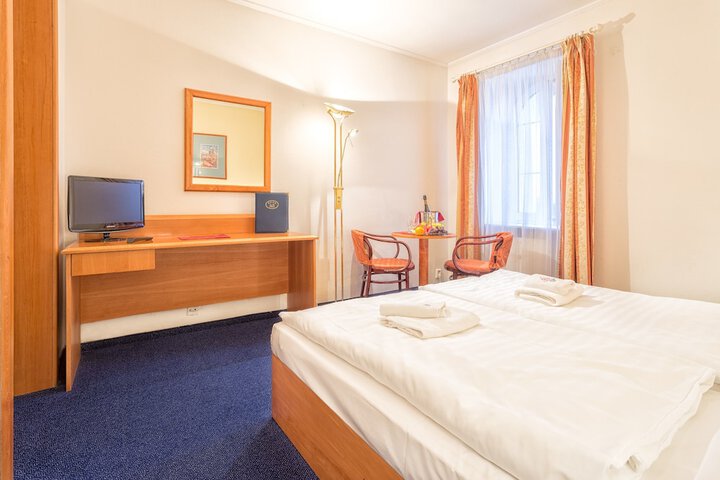 Room 14 of 19