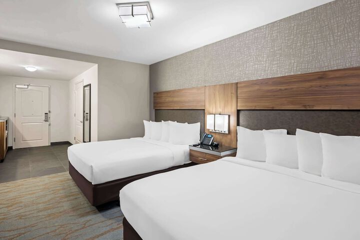 2 Queen Beds (14 of 27)