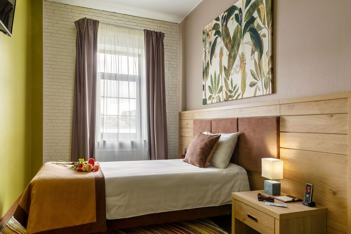 Room 47 of 89
