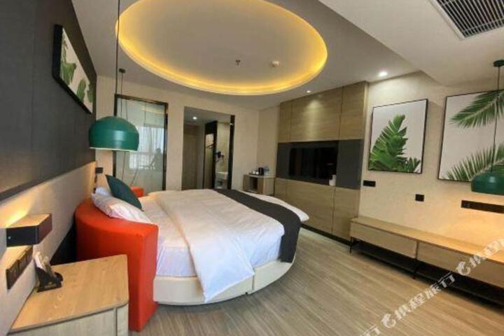U Plus Hotel(Ningxiang Zhengda Plaza store)