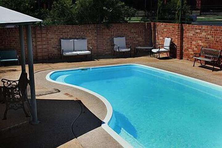 Pool 46 of 77