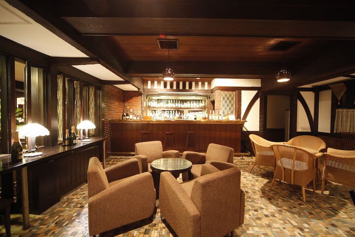 Lounge 35 of 40
