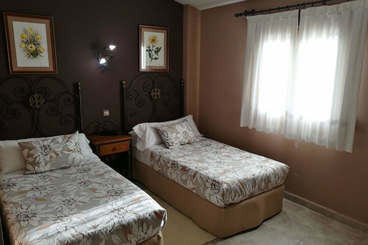 Room 3 of 49