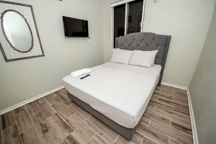 Room 6 of 40