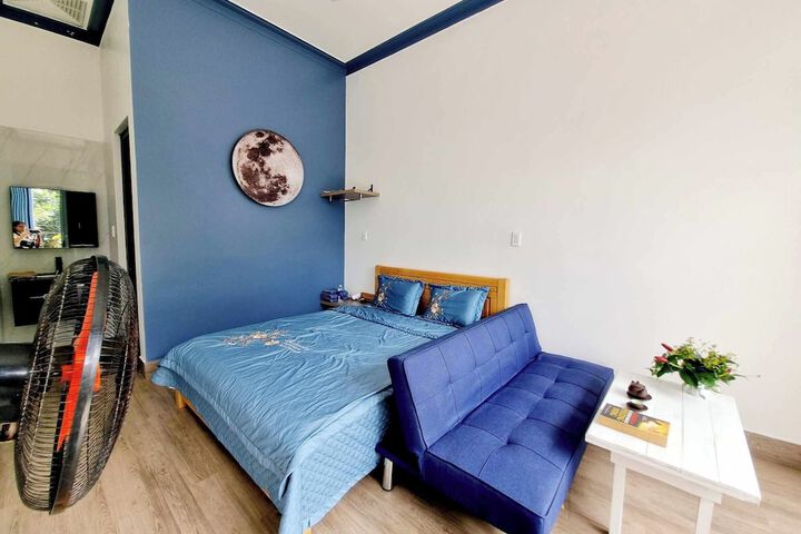 Room 4 of 40