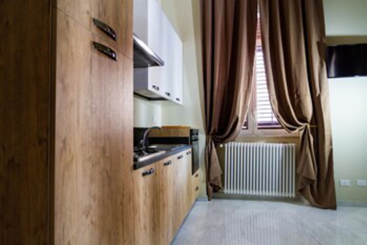 Room 33 of 48