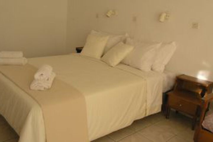 Room 17 of 44