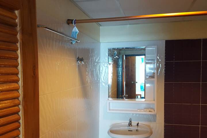 Room 18 of 23