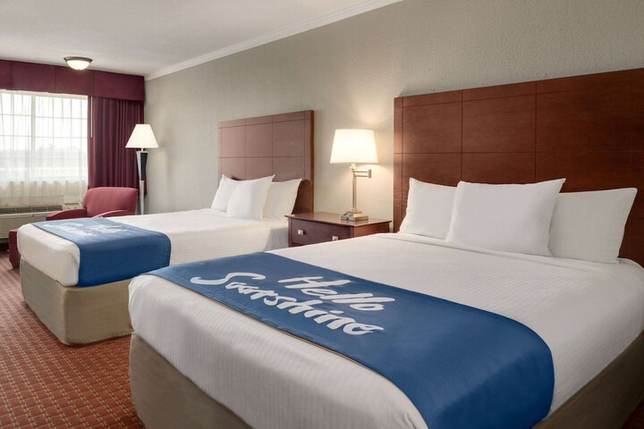 2 Queen Beds Accessible (1 of 10)