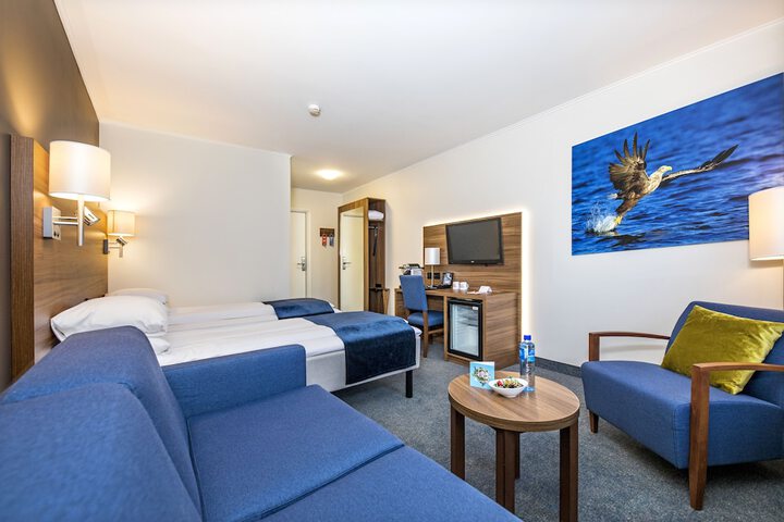 Room 5 of 50