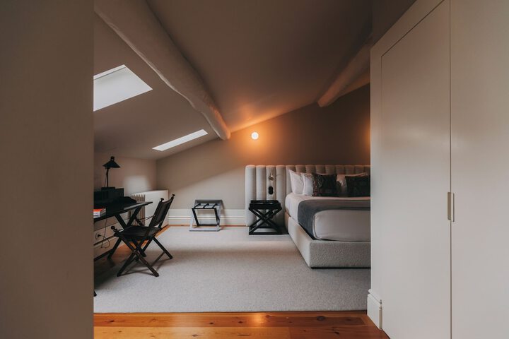 Room 32 of 147