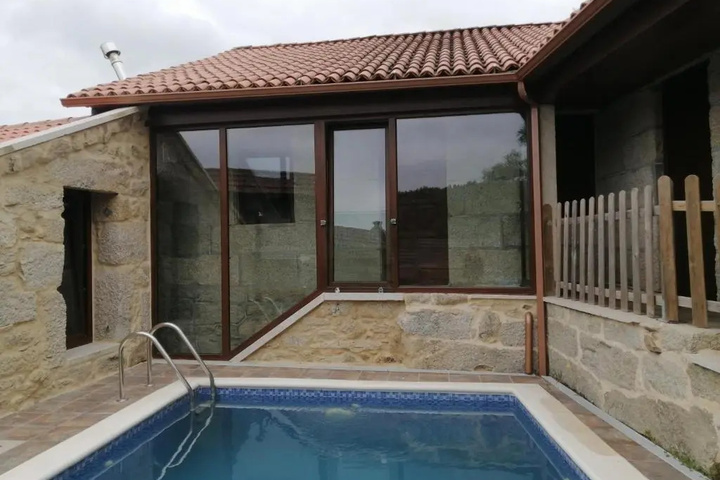 Pool 13 of 18
