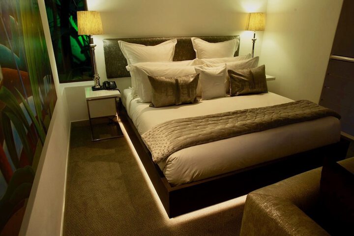 Room 10 of 115
