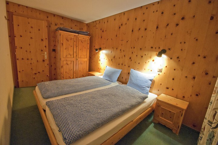 Room 23 of 166