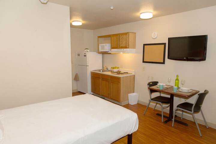 Room 4 of 17